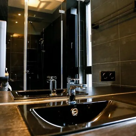 Blackhome East I Contactless Check-in Appart hôtel 3*