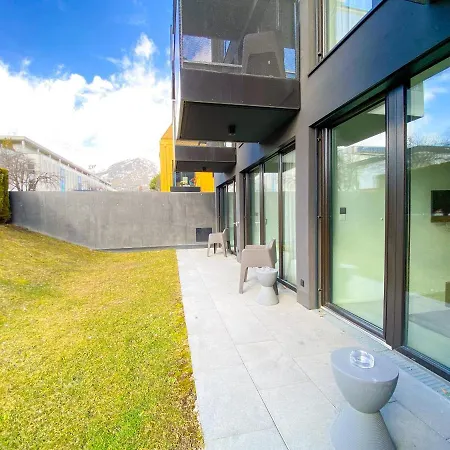 Apartahotel Blackhome East I Contactless Check-in 3*