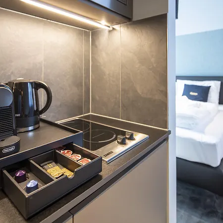 Blackhome East I Contactless Check-in Lägenhetshotell 3*