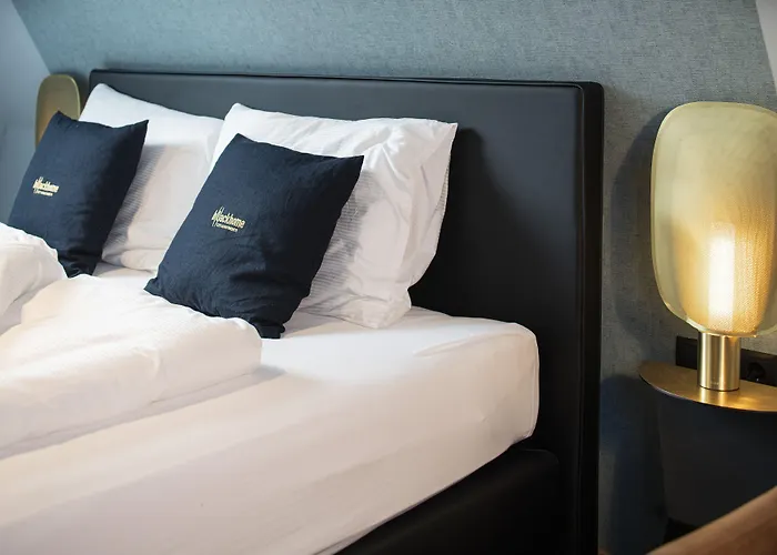 Blackhome East I Contactless Check-in