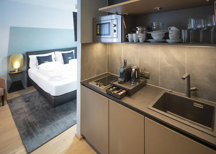 Blackhome East I Contactless Check-in