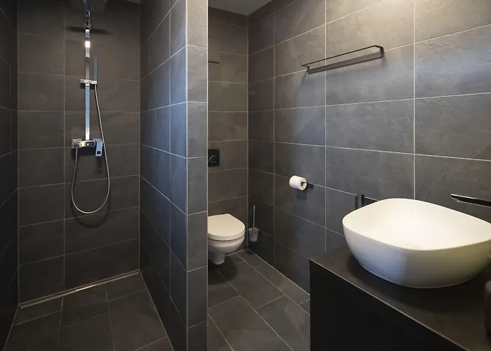 Blackhome East I Contactless Check-in