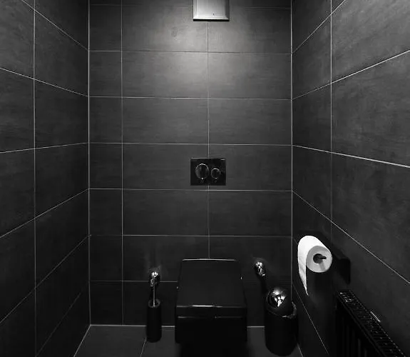 Blackhome East I Contactless Check-in Aparthotel