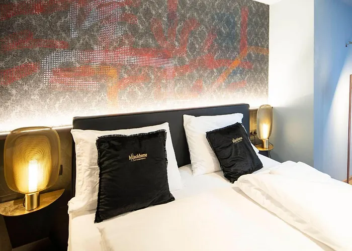 Blackhome East I Contactless Check-in Апарт-готель 3*