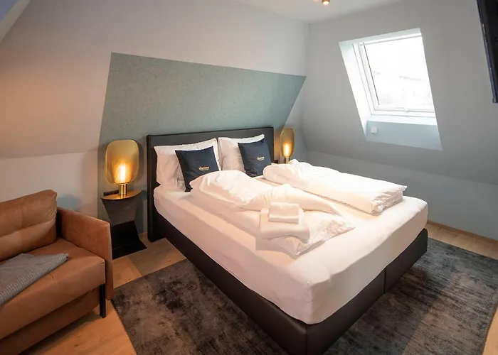 Blackhome East I Contactless Check-in Aparthotel