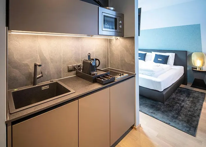 Blackhome East I Contactless Check-in