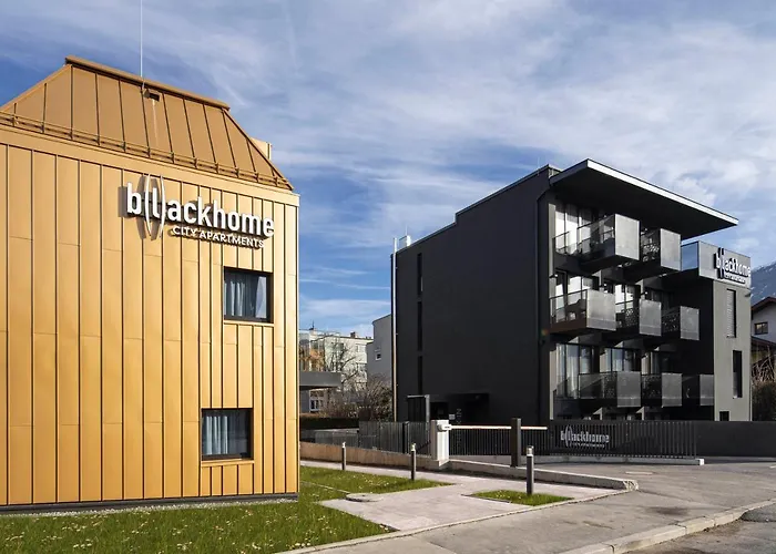 Blackhome East I Contactless Check-in 3*