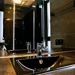 Blackhome East I Contactless Check-in Апарт-готель 3*