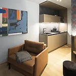 Blackhome East I Contactless Check-in Апарт-готель