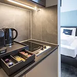 Blackhome East I Contactless Check-in Апарт-готель 3*