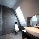 Blackhome East I Contactless Check-in Апарт-готель 3*